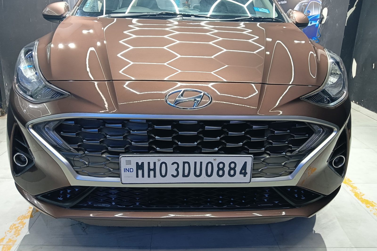 3M ceramic coating hexagon demo on a car bonnet